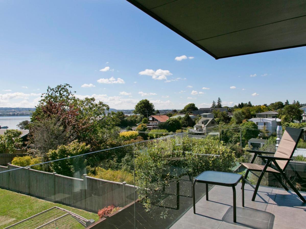 Taupo Escape - Rainbow Point Holiday Home ภายนอก รูปภาพ