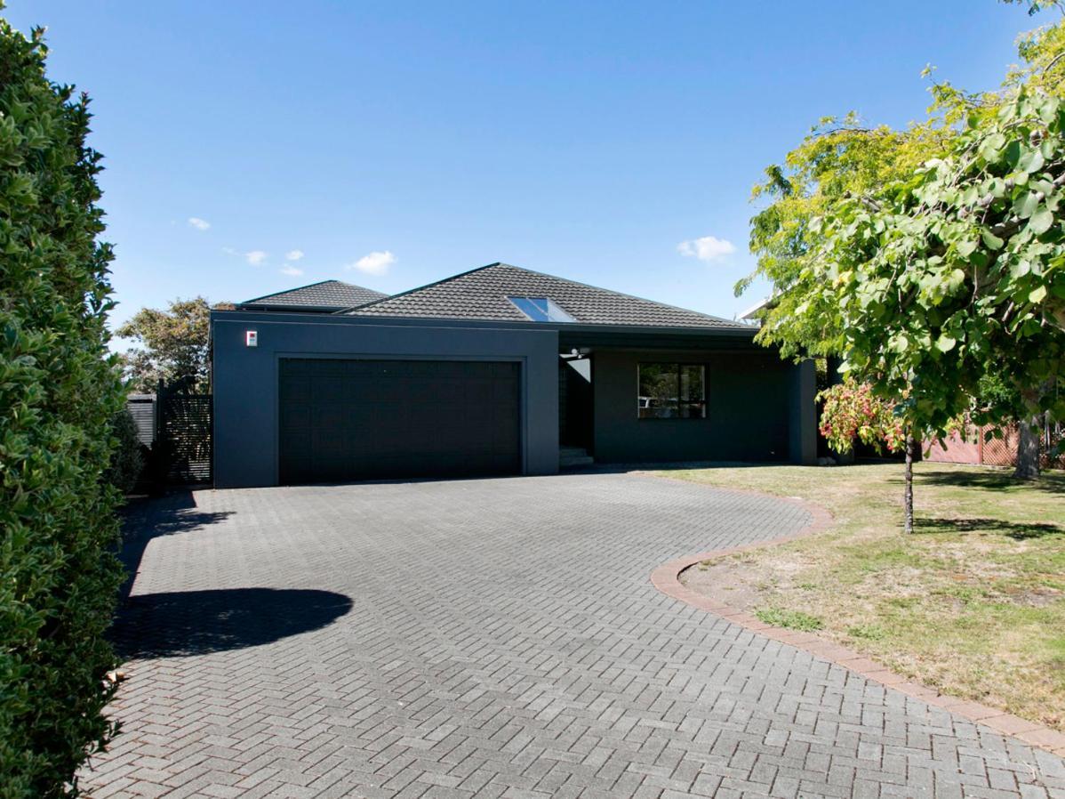 Taupo Escape - Rainbow Point Holiday Home ภายนอก รูปภาพ