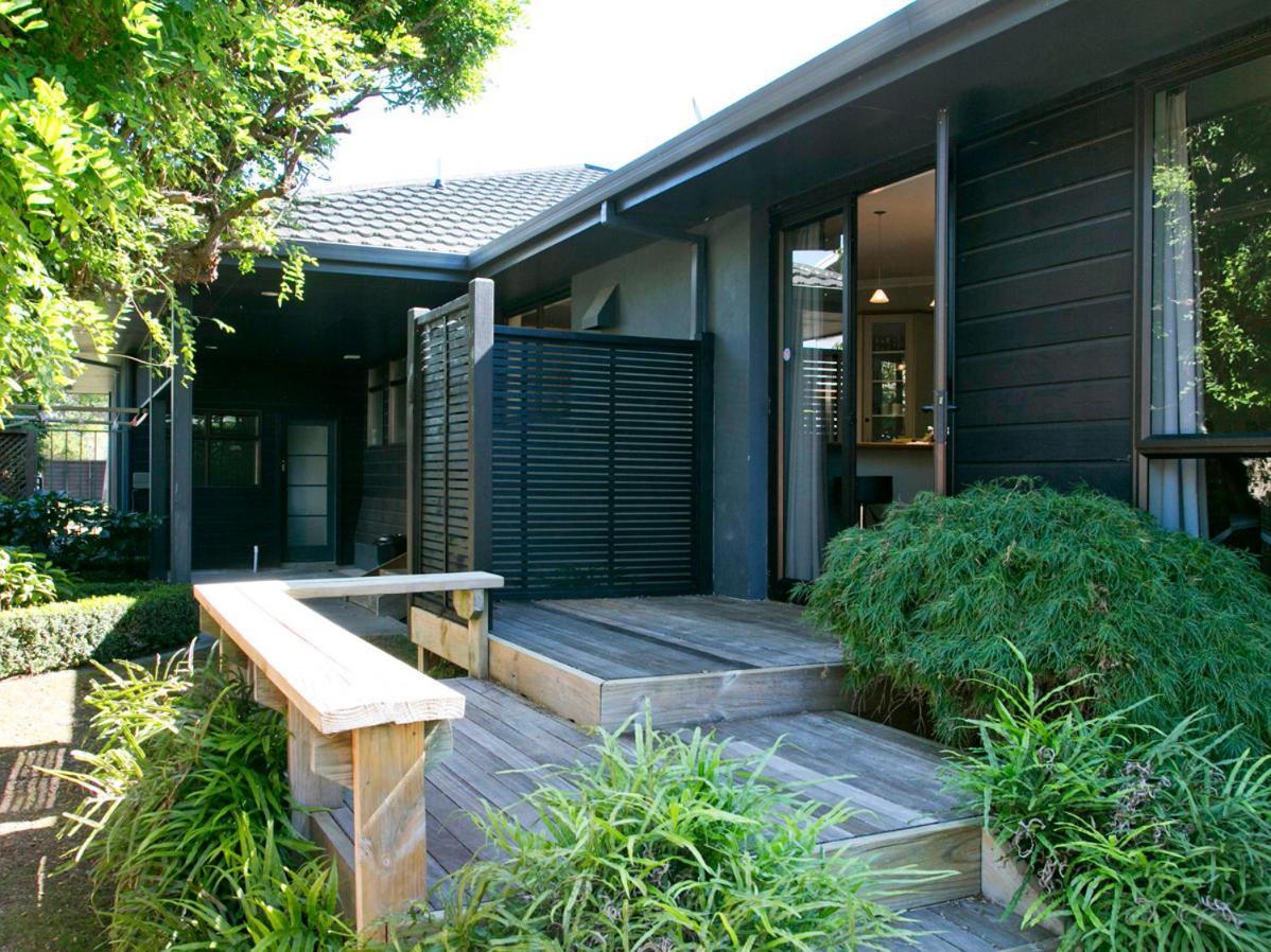 Taupo Escape - Rainbow Point Holiday Home ภายนอก รูปภาพ